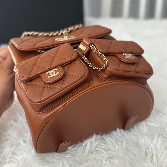❌ SOLD ❌ CHANEL 23A DUMA BACKPACK LIGHT BROWN CALFSKIN - Picture 6 of 12
